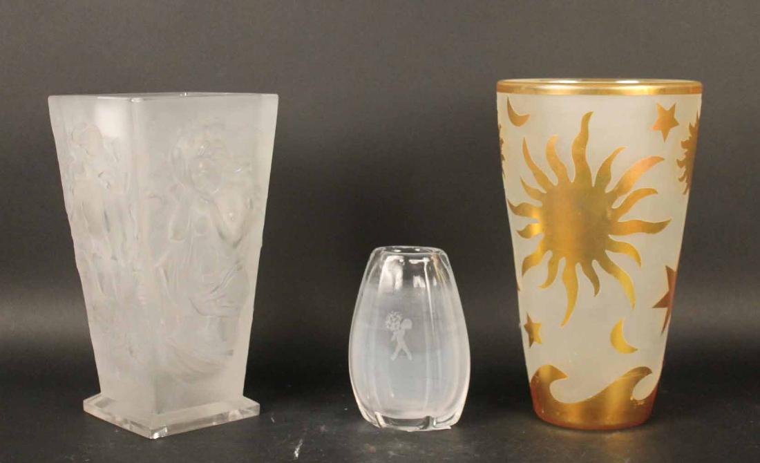 LALIQUE STYLE VASE (1 of 9)