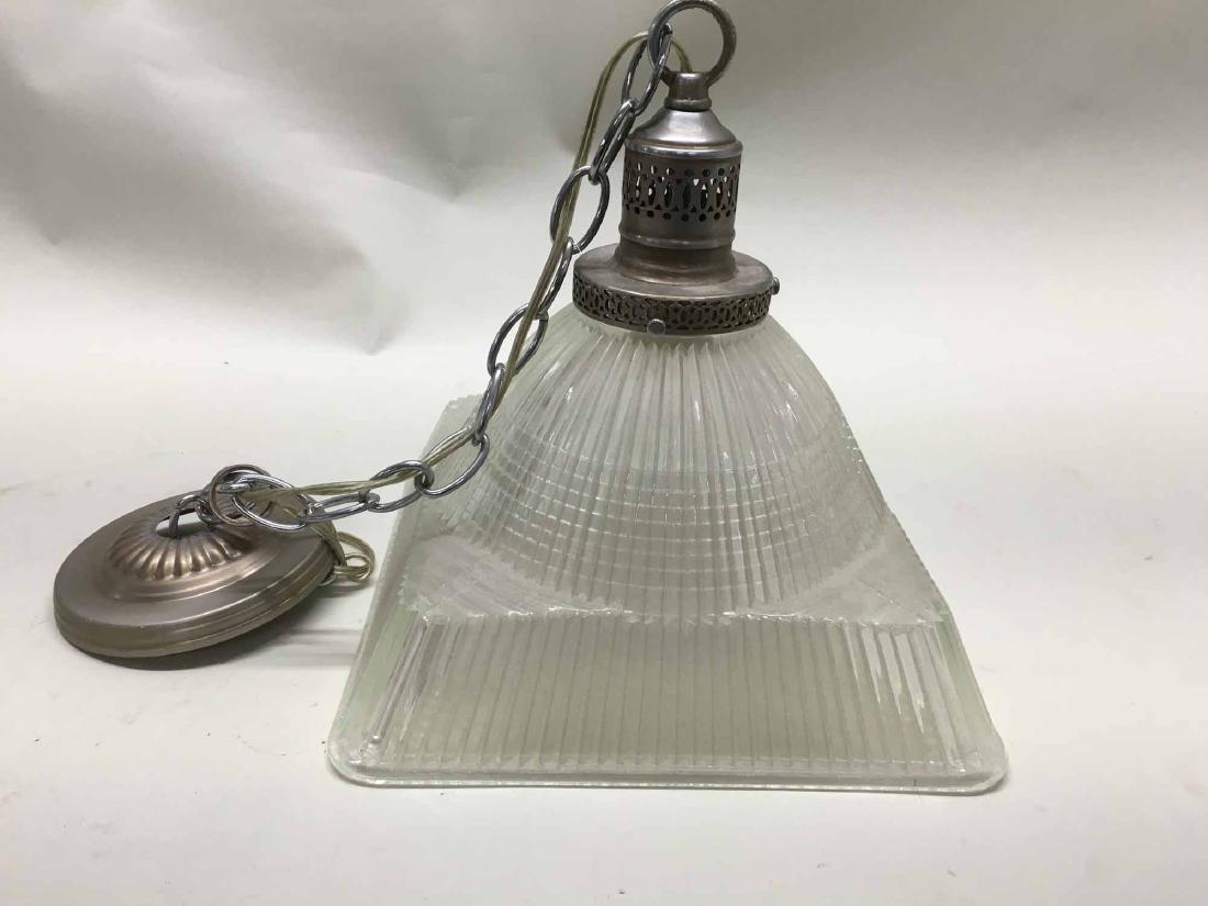 COLORLESS GLASS DECO HANGING FIXTURE: Colorless glass deco hanging fixture.