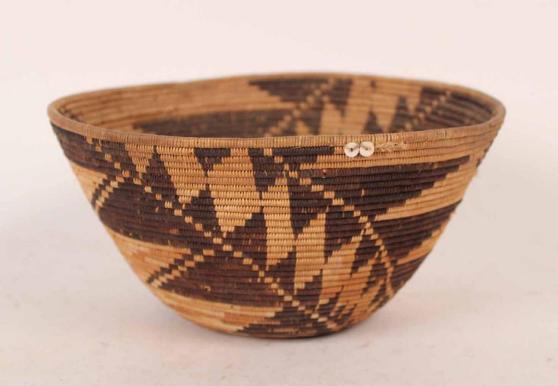 Round Pomo Basket with Sloping Sides (1 of 5)