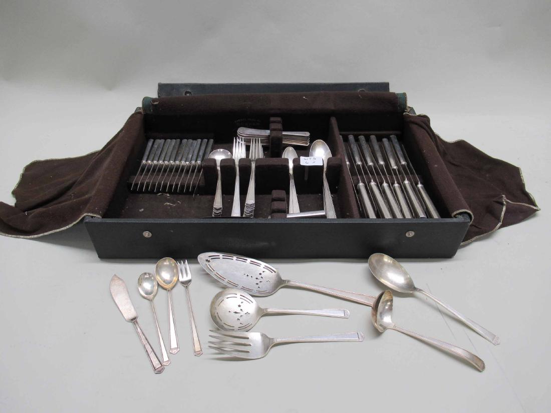 ROGERS BROTHERS SILVER PLATE FLATWARE SERVICE (1 of 4)