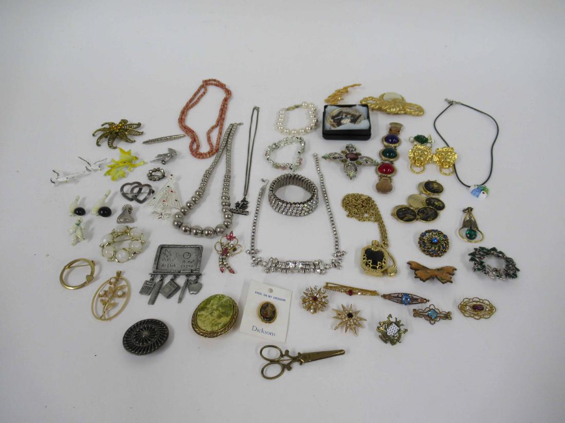 Group of assorted costume jewelry (1 of 8)