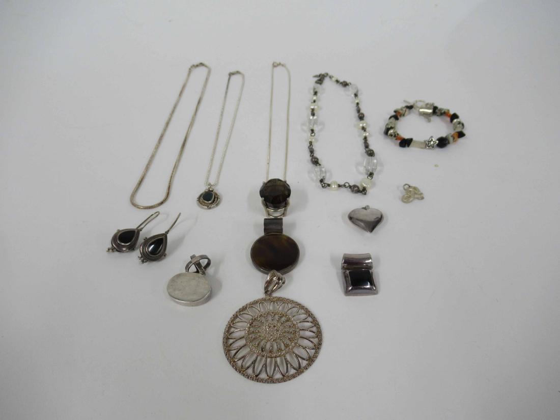 Group of assorted ladies silver costume jewelry (1 of 4)