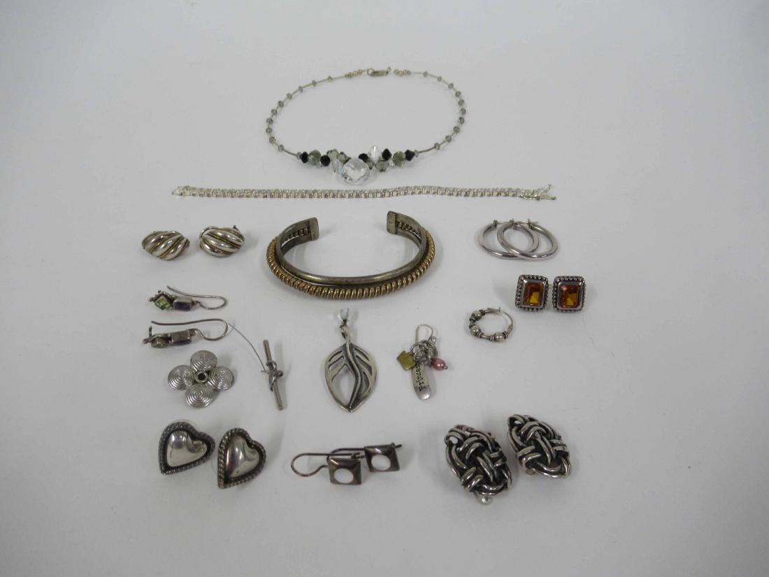 Group of assorted ladies silver costume jewelry (1 of 3)