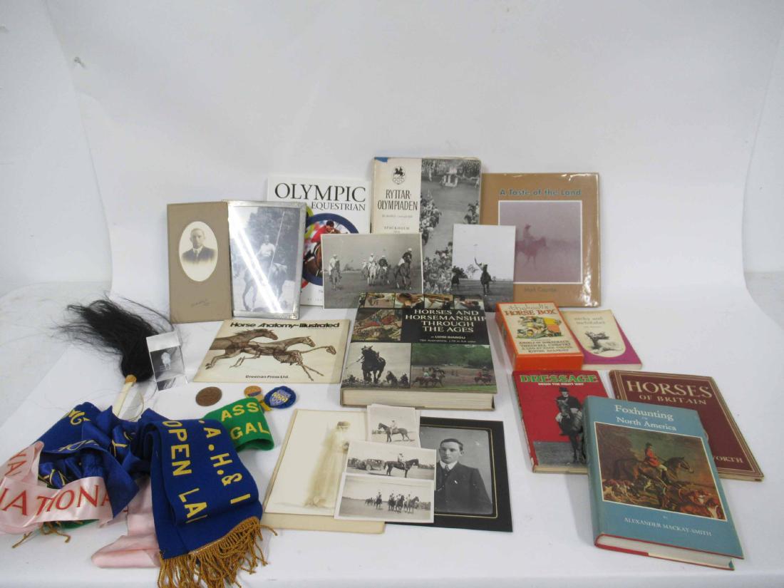 Group of assorted Horse related items (1 of 7)