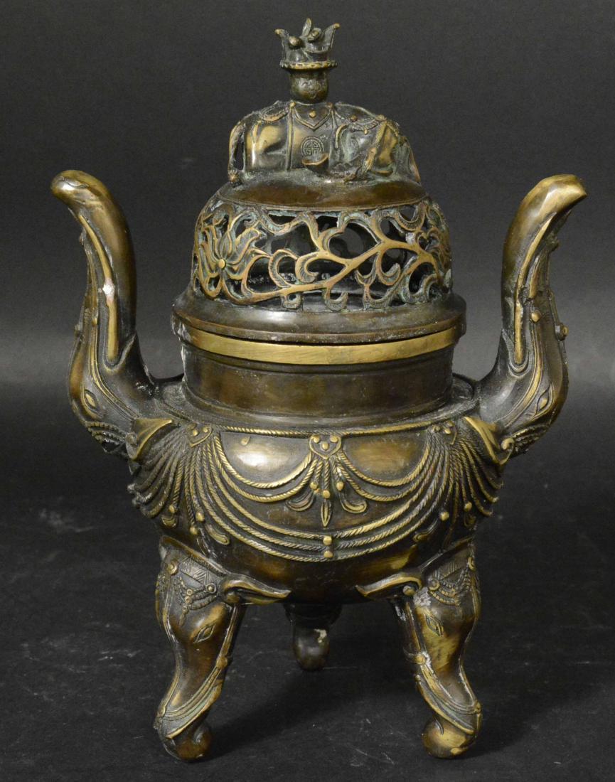 Chinese Bronze Ming Dynasty Censor: With mark underside "Da Ming Quan De." 11"h Provenance: Property from the Collection of Dr. Andrew and Ziva Dahl. Williams Auction