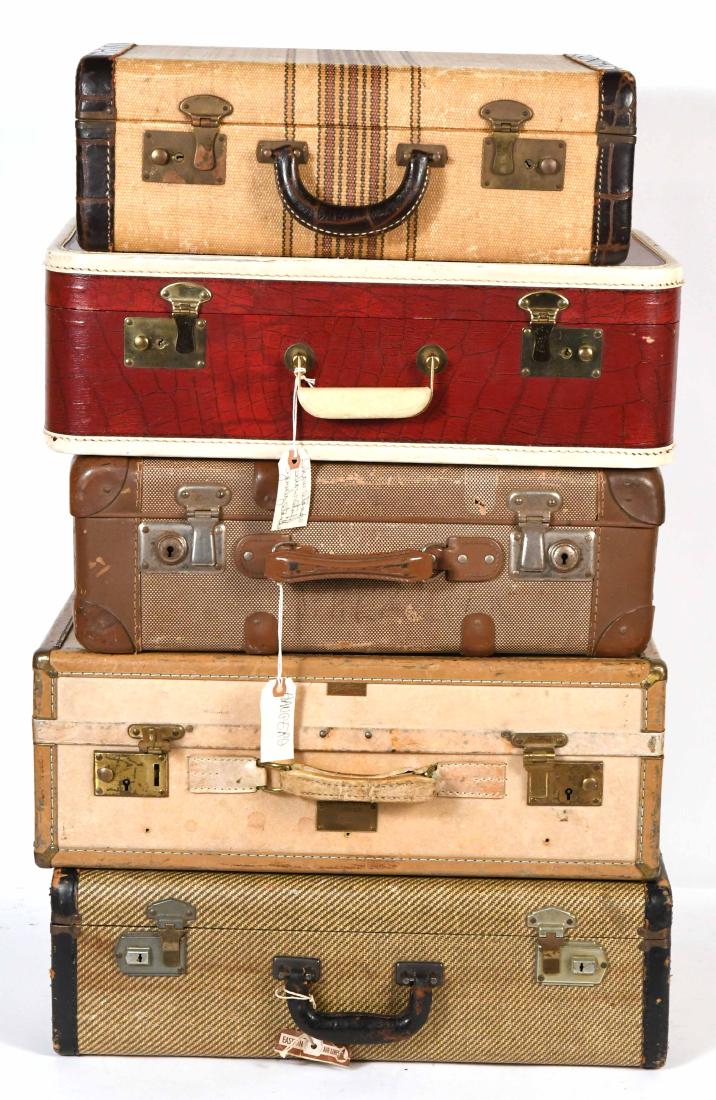 Five Small Vintage Suitcases (1 of 8)