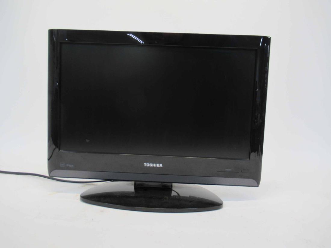 Toshiba Television: Model 19AV600U. 19"