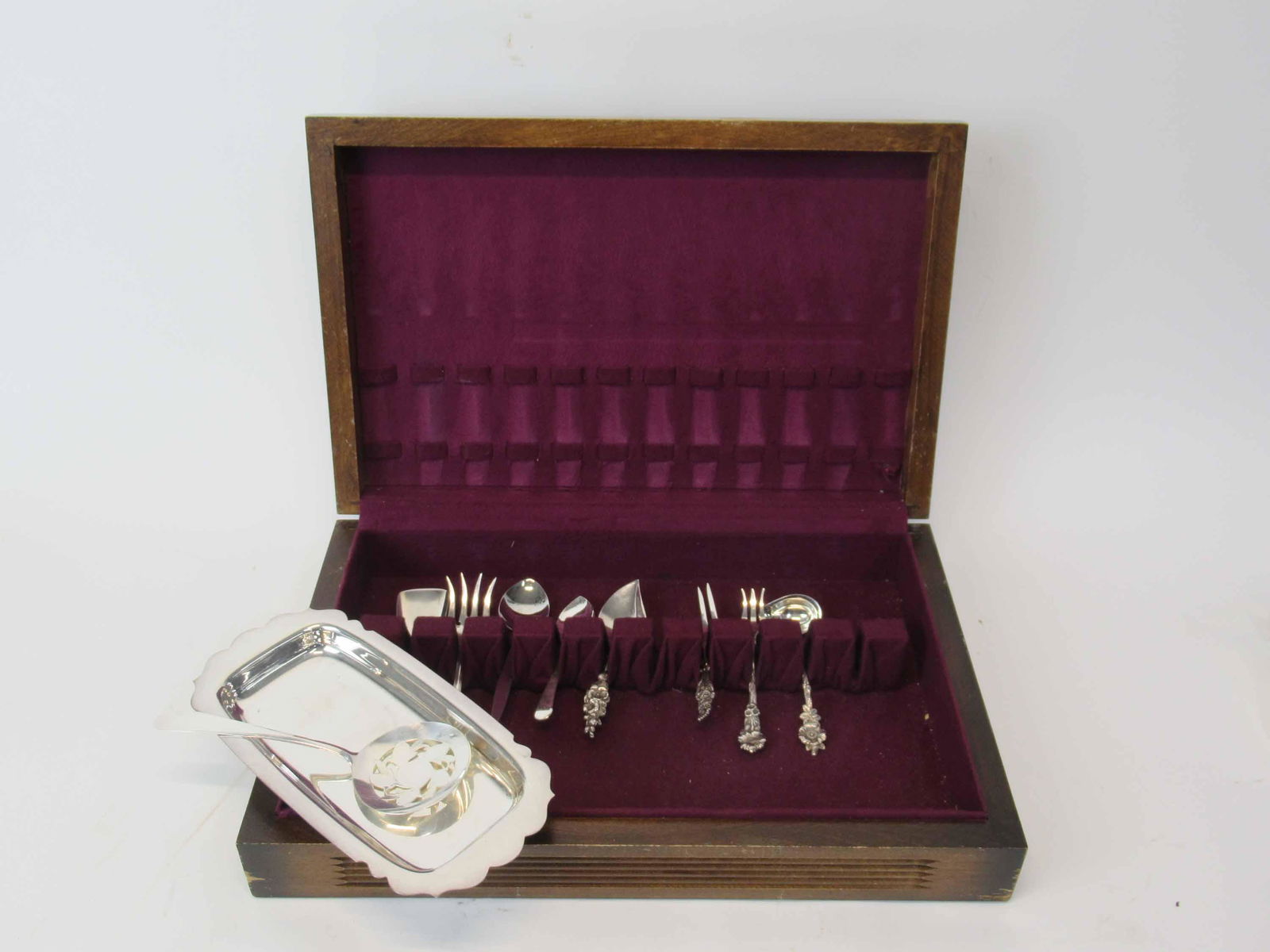 Silver Flatware Case (1 of 12)