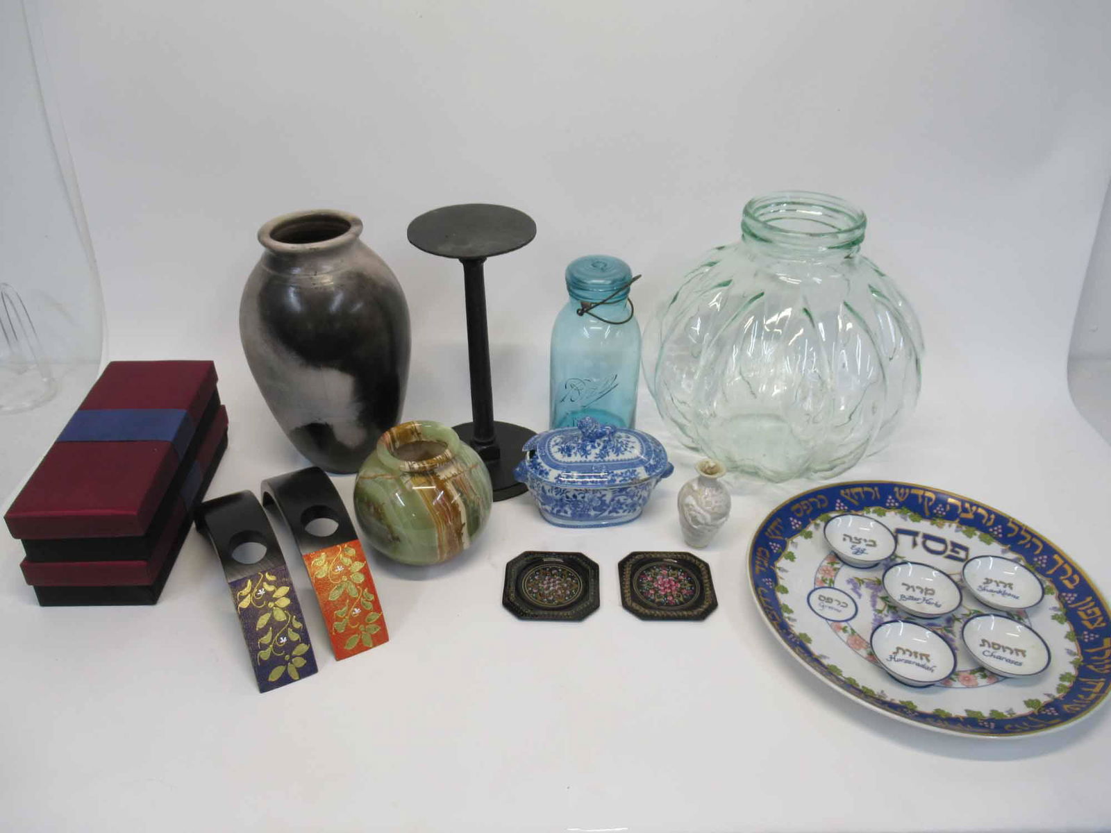 Group of Assorted Table Articles (1 of 16)