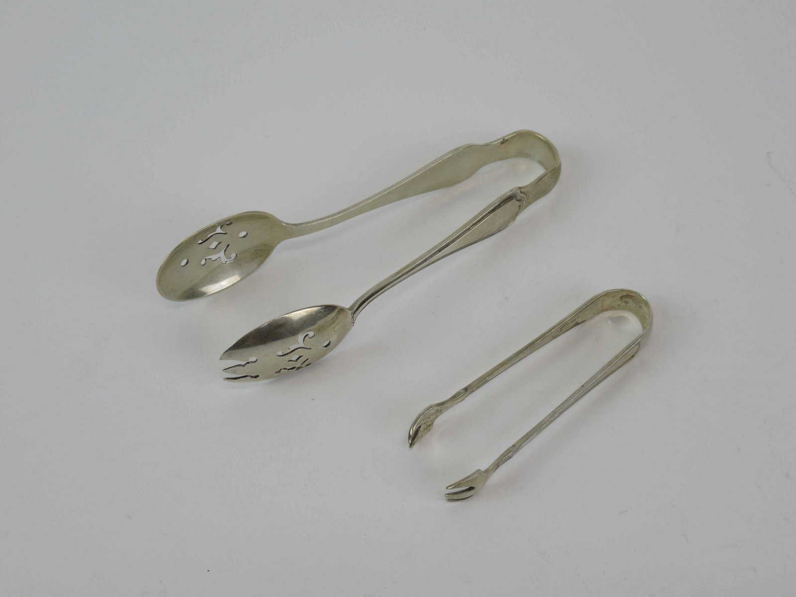 Reed & Barton Sterling Silver Serving Tongs (1 of 7)