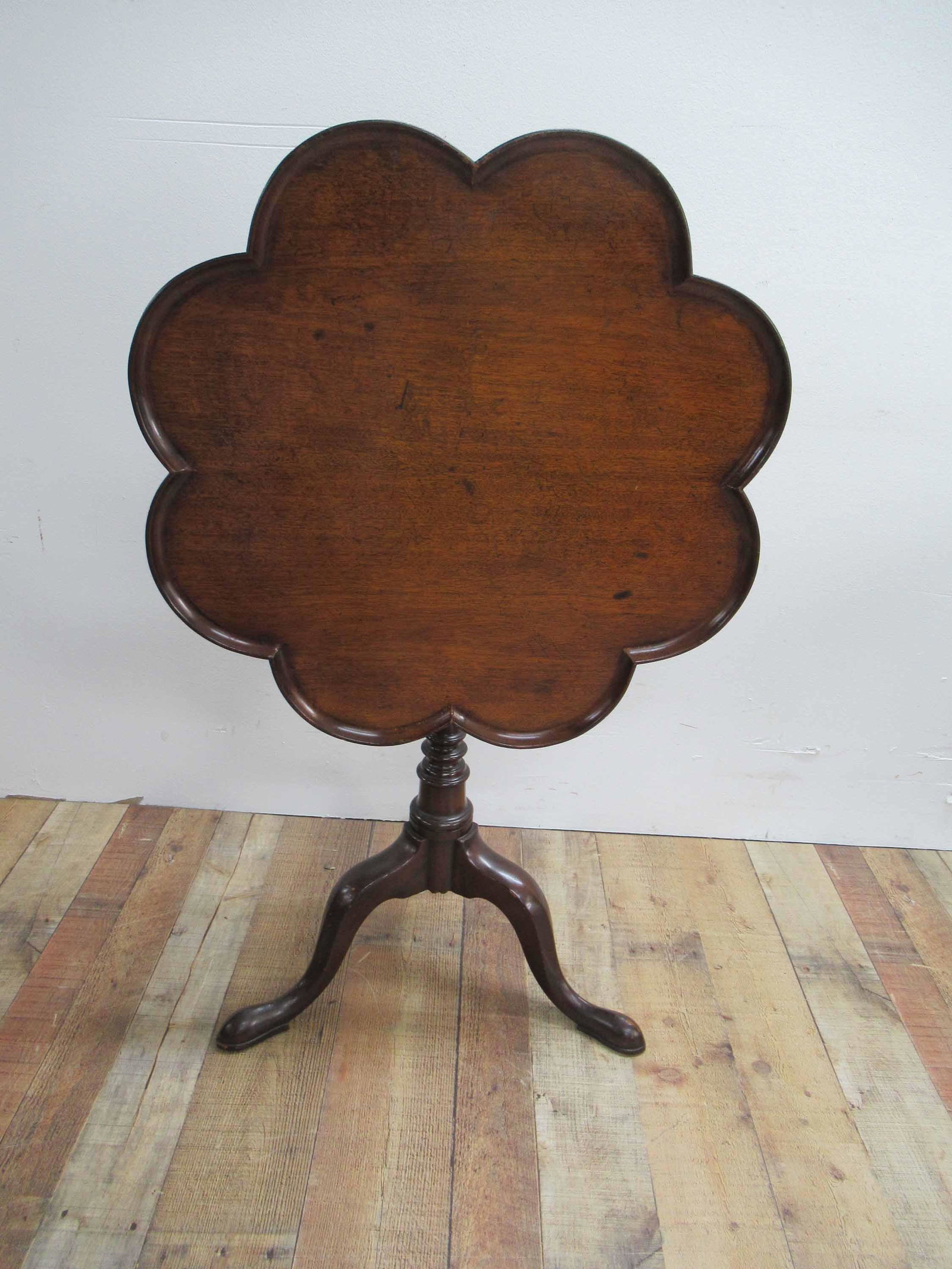 Chippendale Style Mahogany Tilt Top Table (1 of 6)