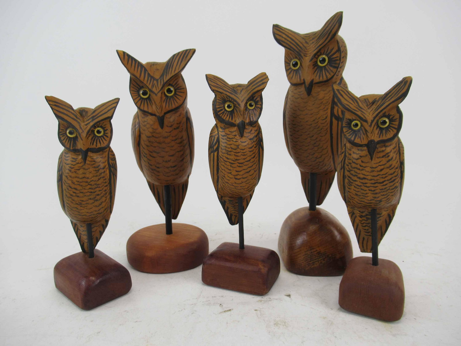 Five Bob Lee Carved Wooden Owls (1 of 4)