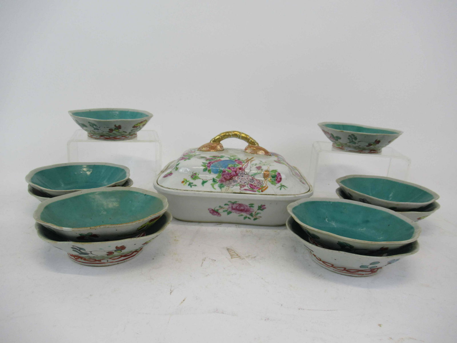 Famille Rose Covered Dish (1 of 9)