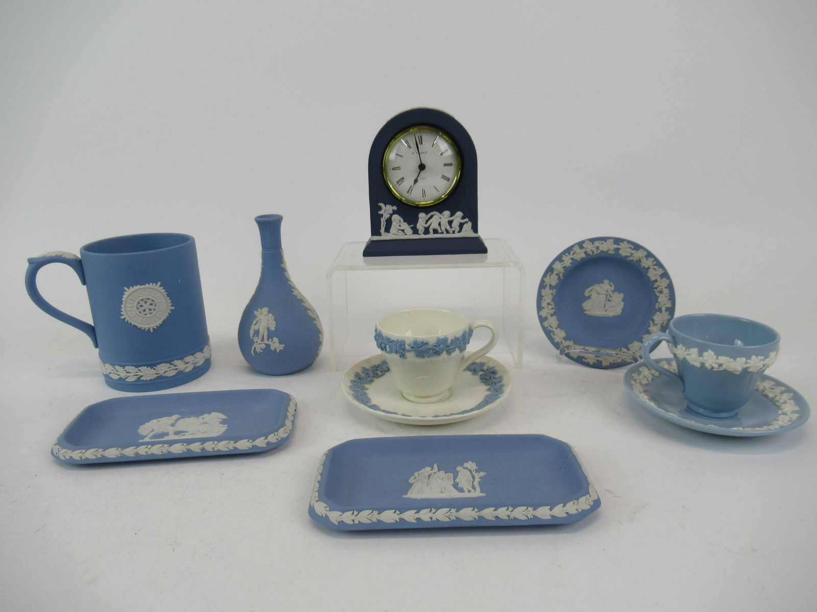 Group of Wedgwood Jasperware Table Articles (1 of 5)