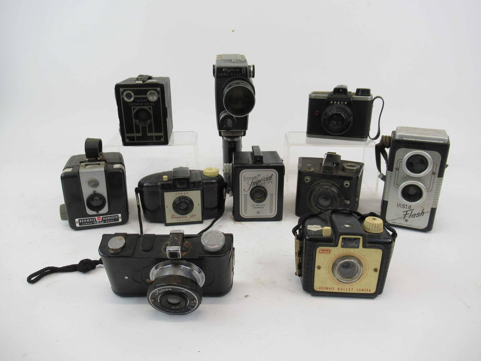 Vintage Group of Assorted Cameras (1 of 6)