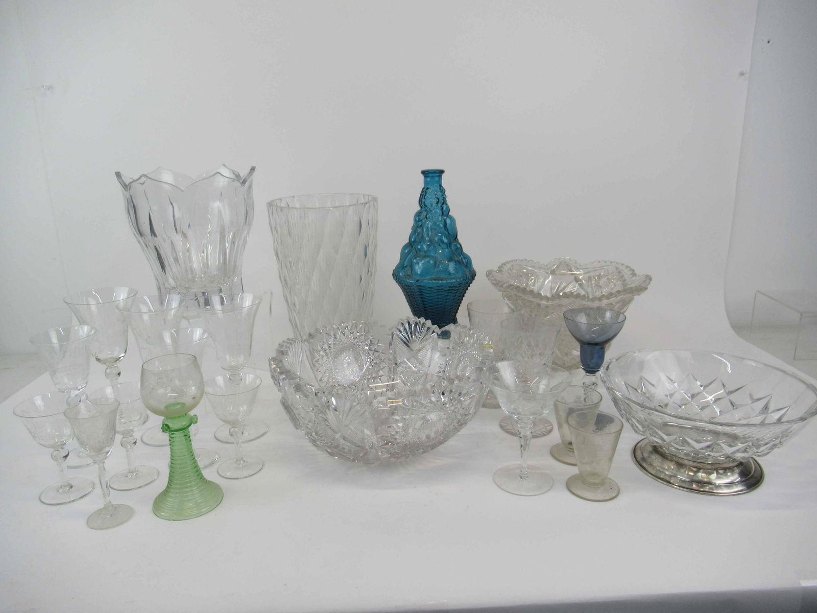 Group of Assorted Glass Table Articles (1 of 4)