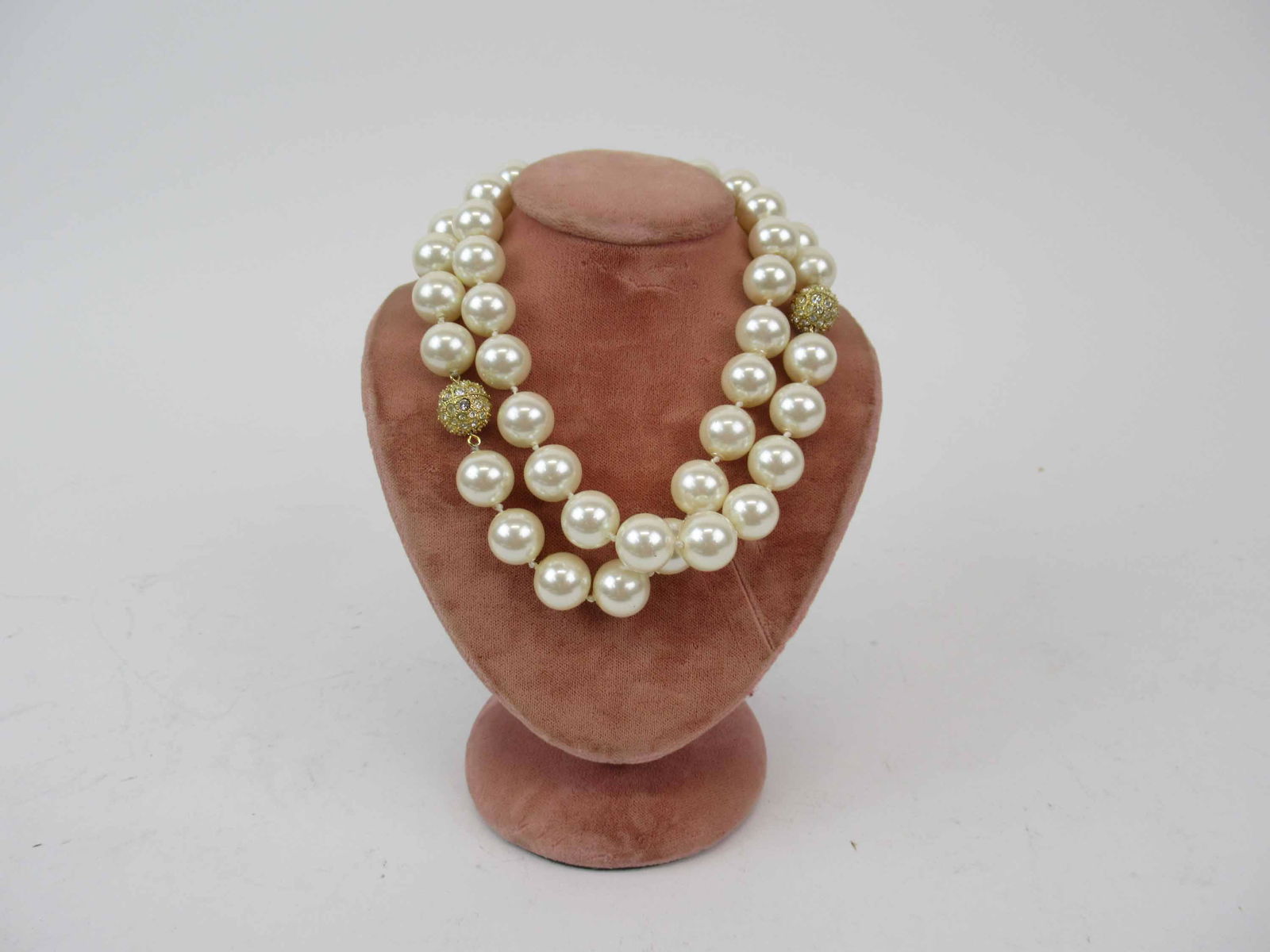 Strand of 14mm Faux South Sea Pearl Necklace (1 of 3)