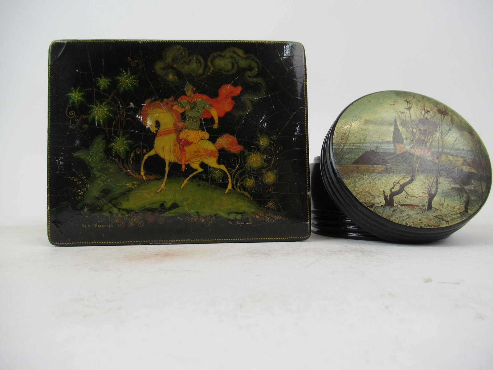Vintage Palekh Russian Black Lacquered box (1 of 6)