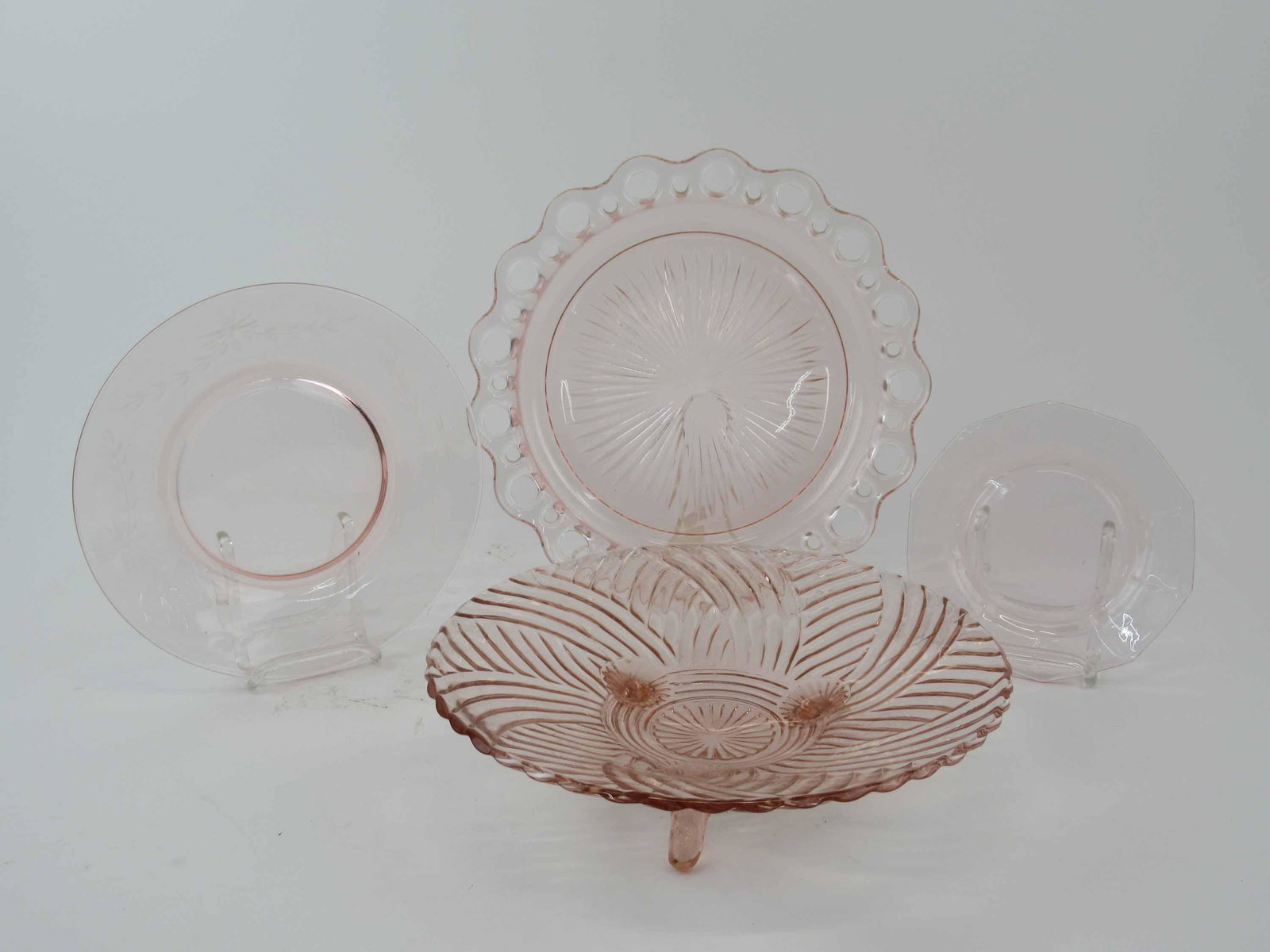 Set of 8 Pink Depression Salad Plates (1 of 4)
