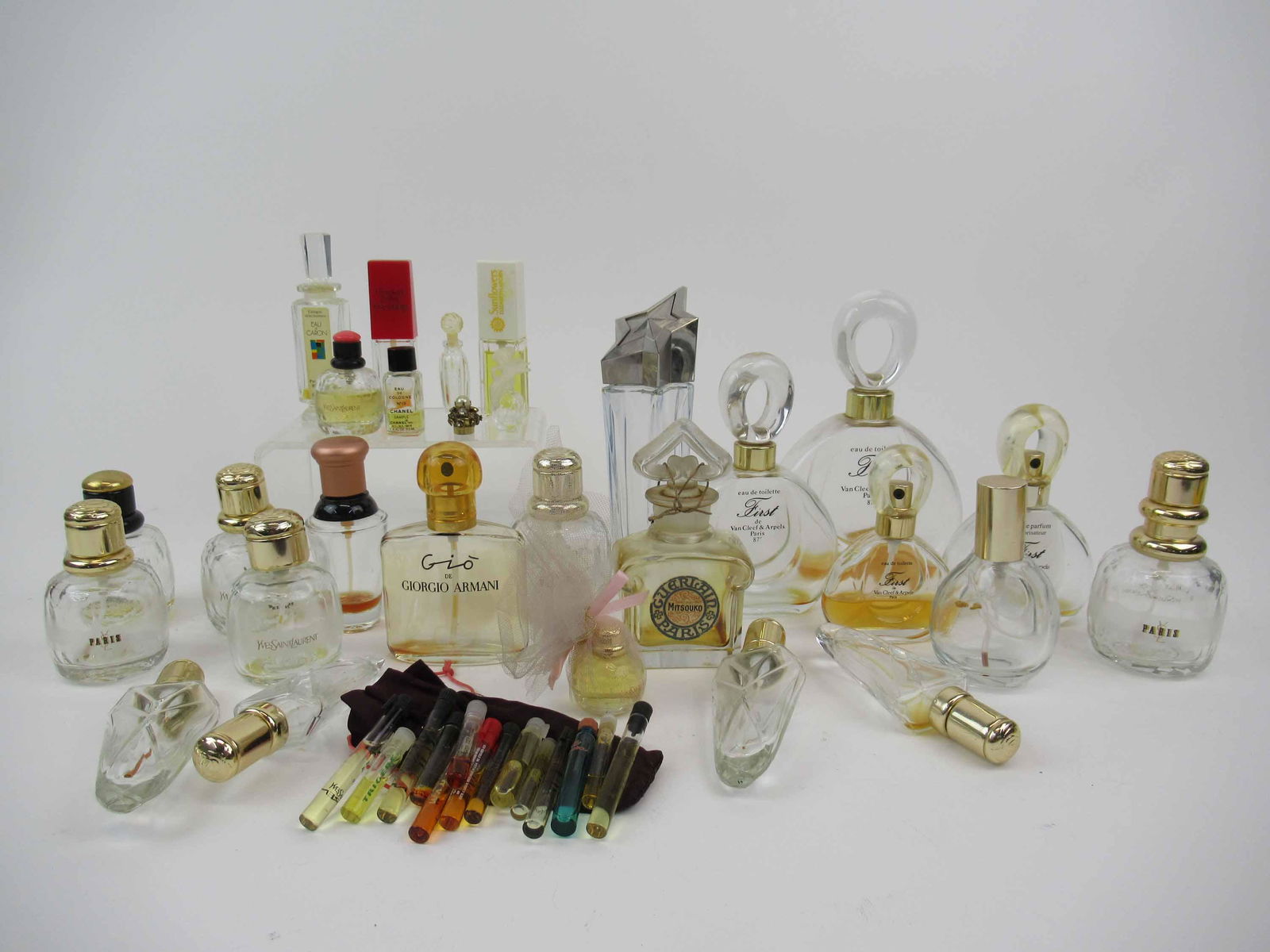 Group of Assorted Vintage Perfume Bottles (1 of 9)