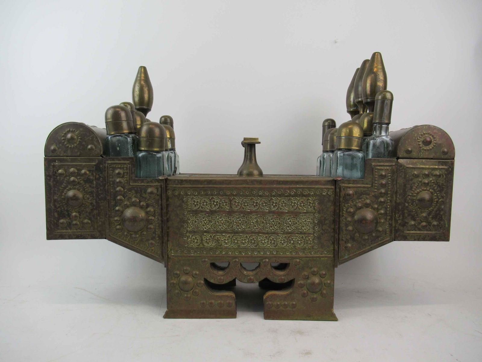Turkish Embossed Brass Traveling Shoe Shine Caddy (1 of 8)