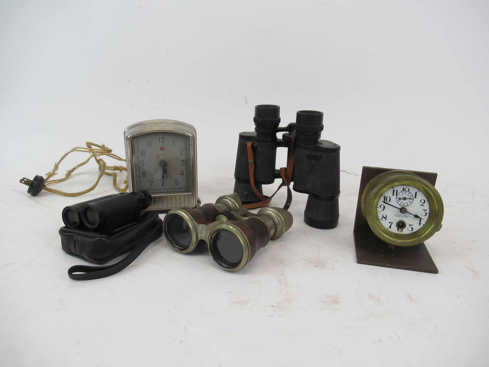 Pair of Vintage Zeiss 8 x 20 Travel Binoculars (1 of 9)