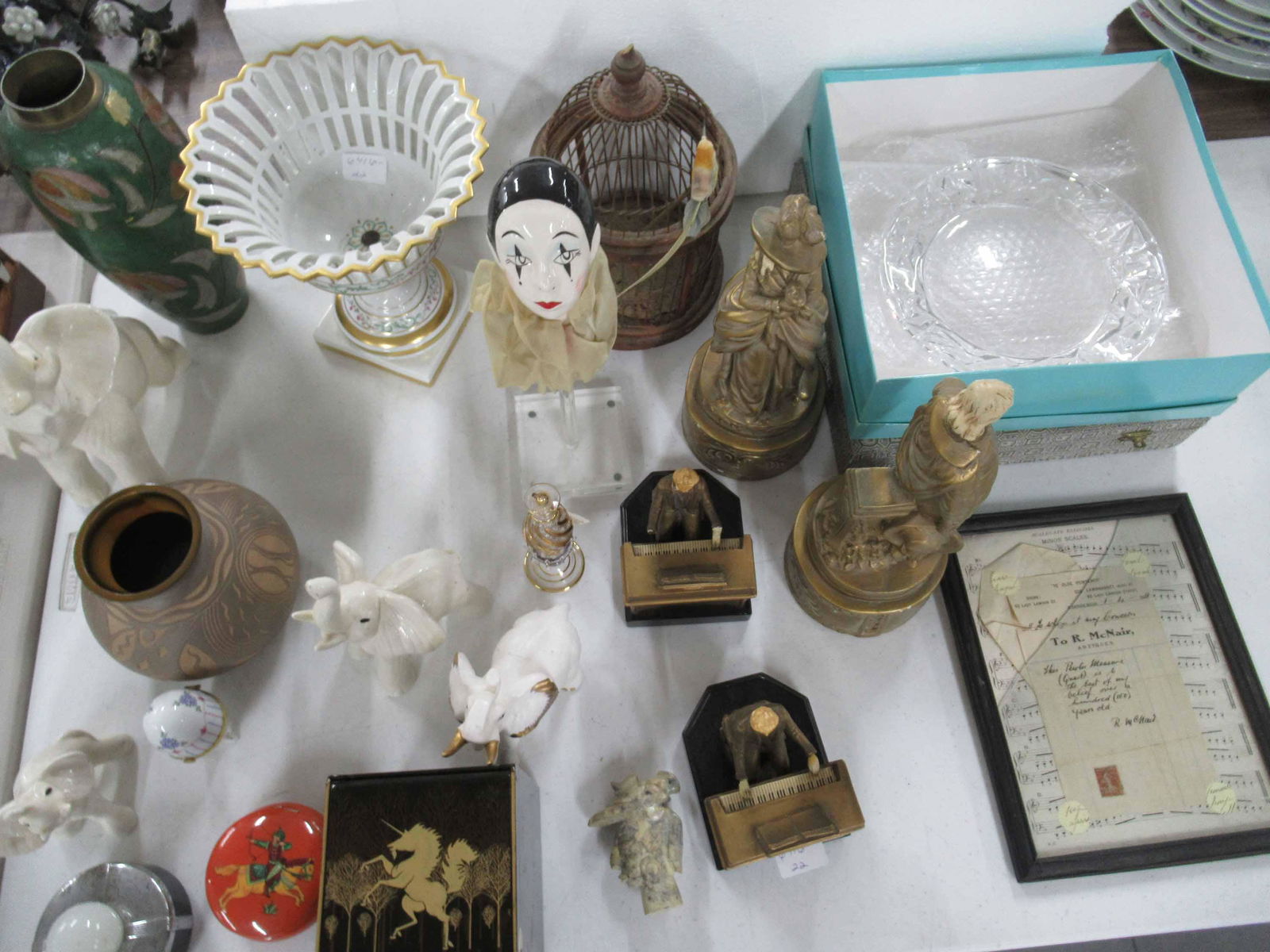 Group of Assorted Table Articles (1 of 10)