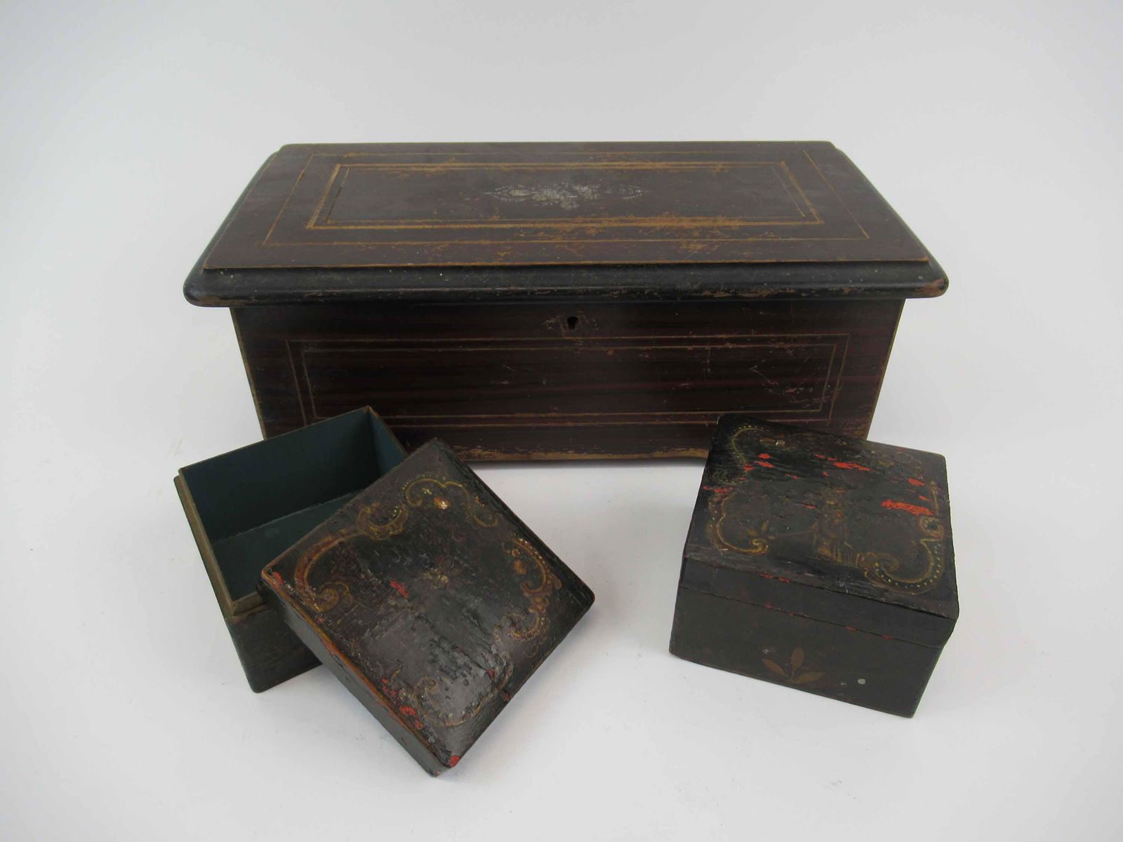 Vintage Grain Painted Covered Box (1 of 7)