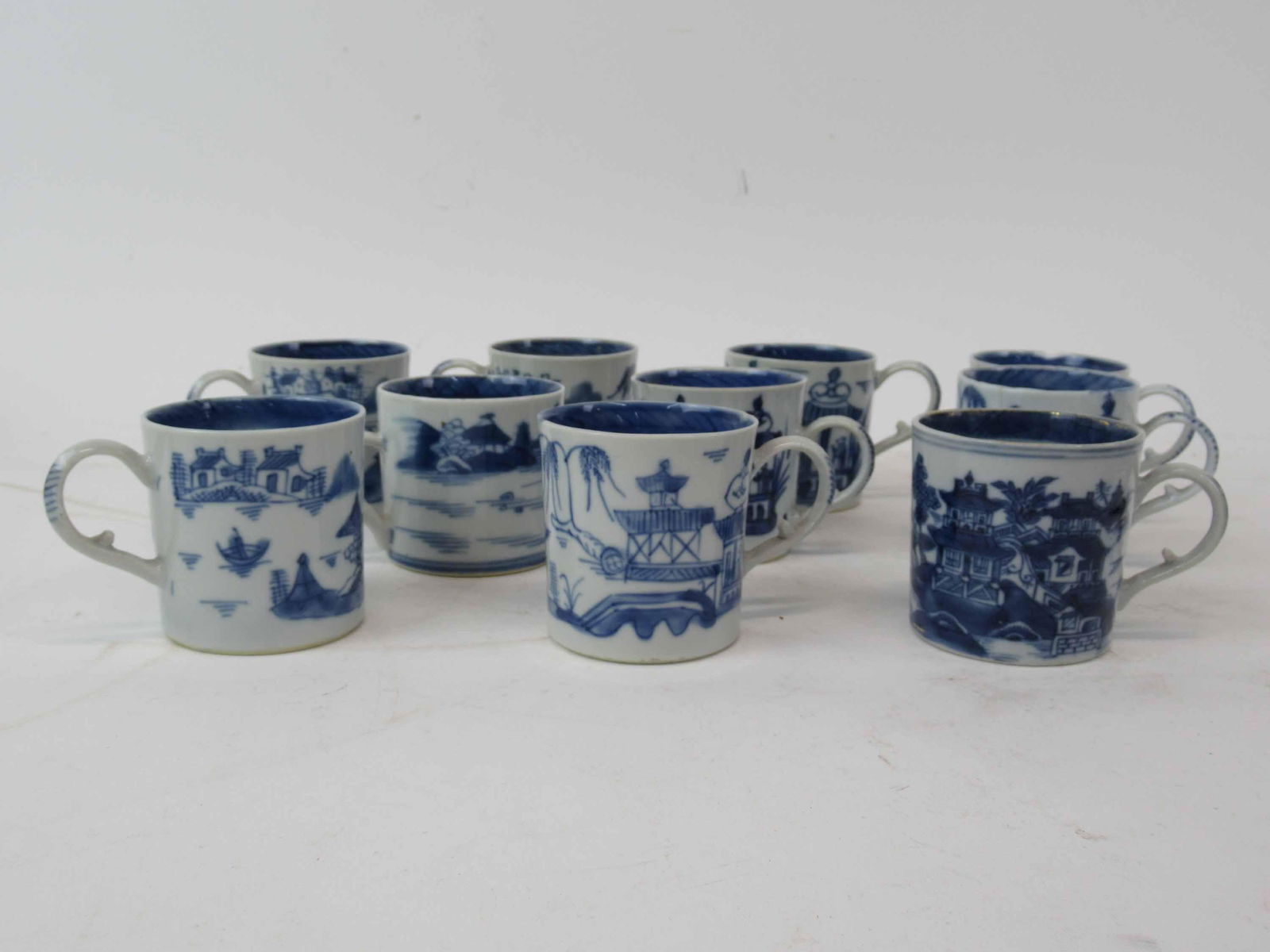 Set of 10 Chinese Export Canton Loop Handled Cups (1 of 6)