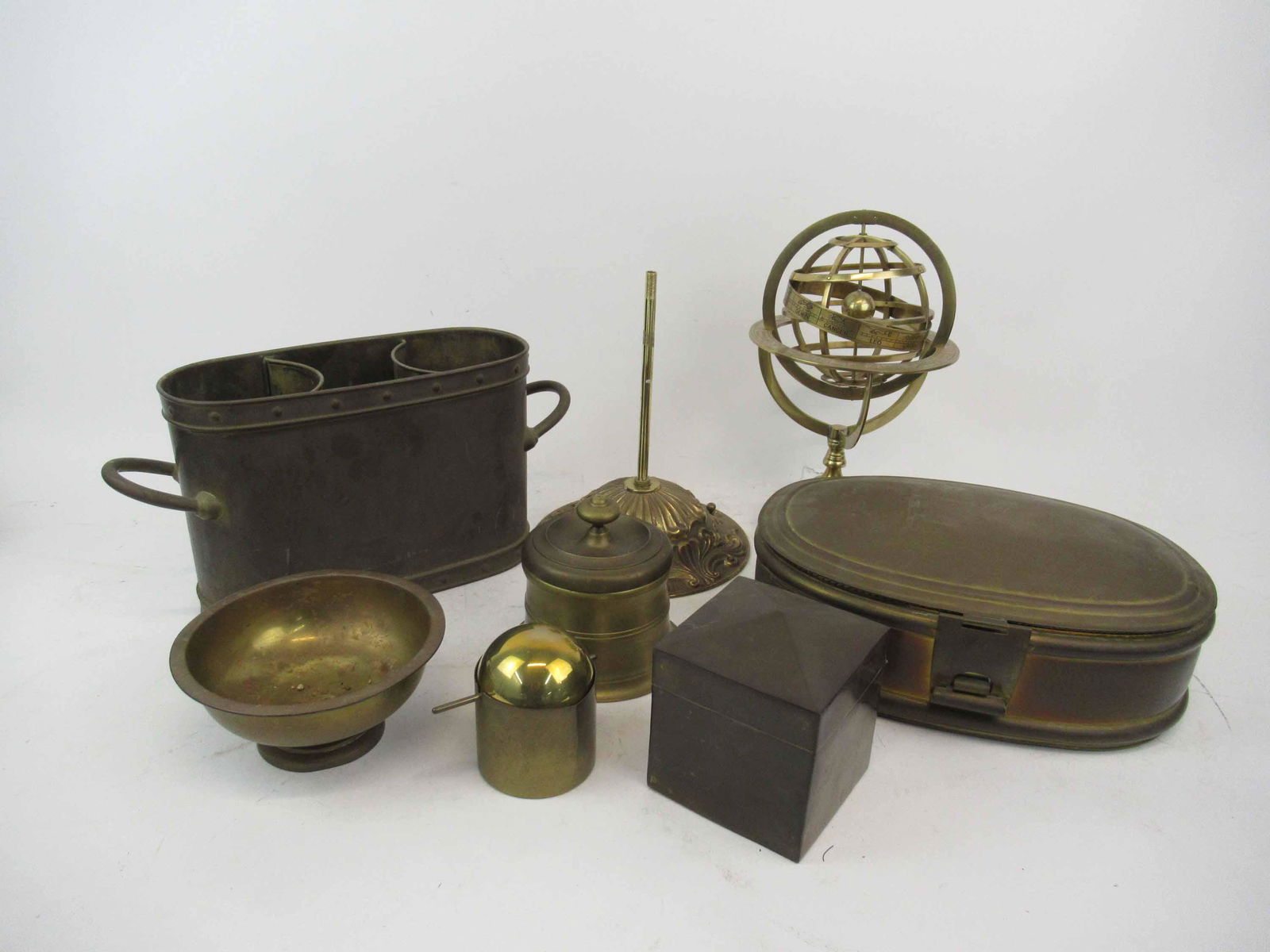 Group of Assorted Brass Table Articles (1 of 9)