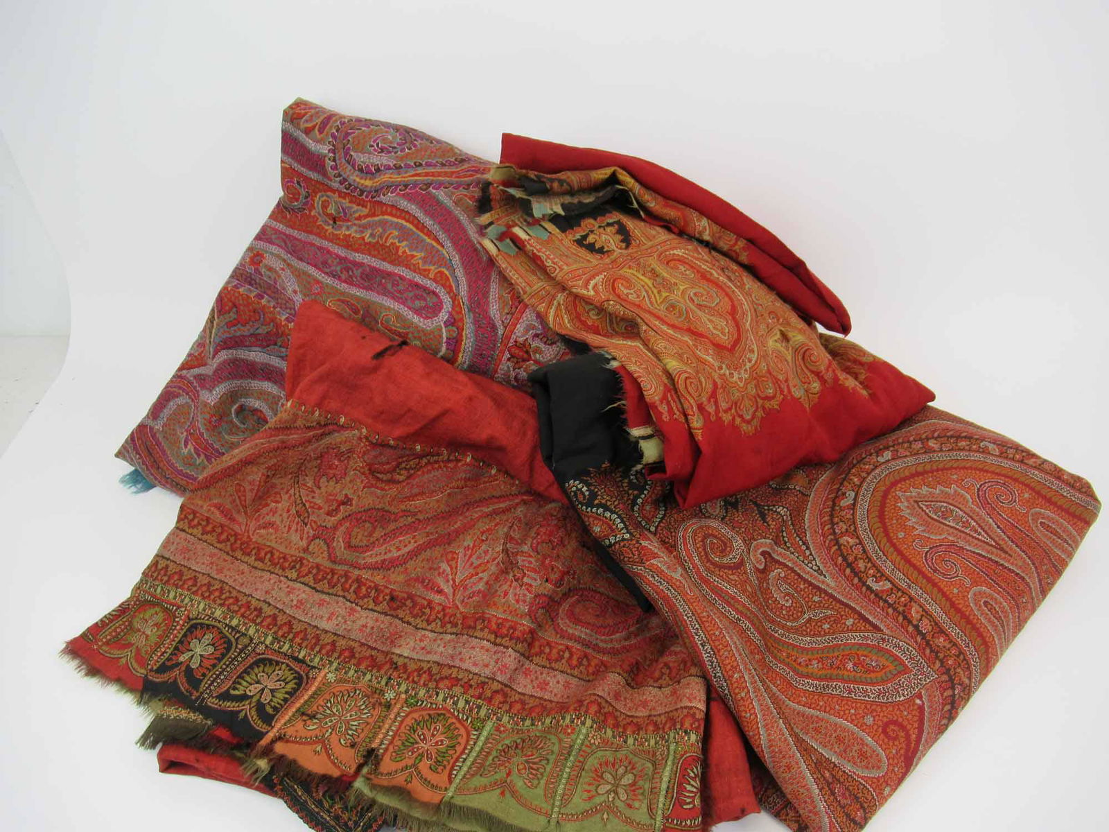 Group of Four Vintage Paisley Cloths (1 of 20)