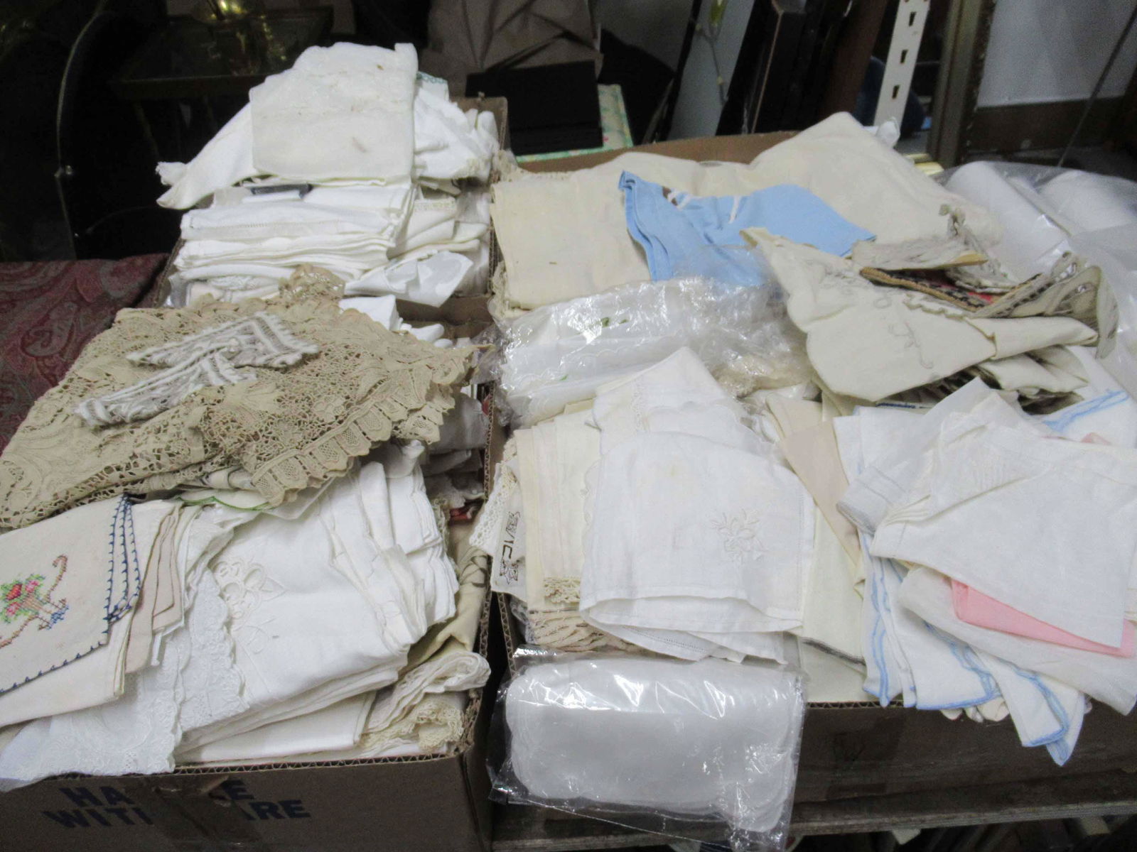 Group of Assorted Vintage Table Linens (1 of 7)