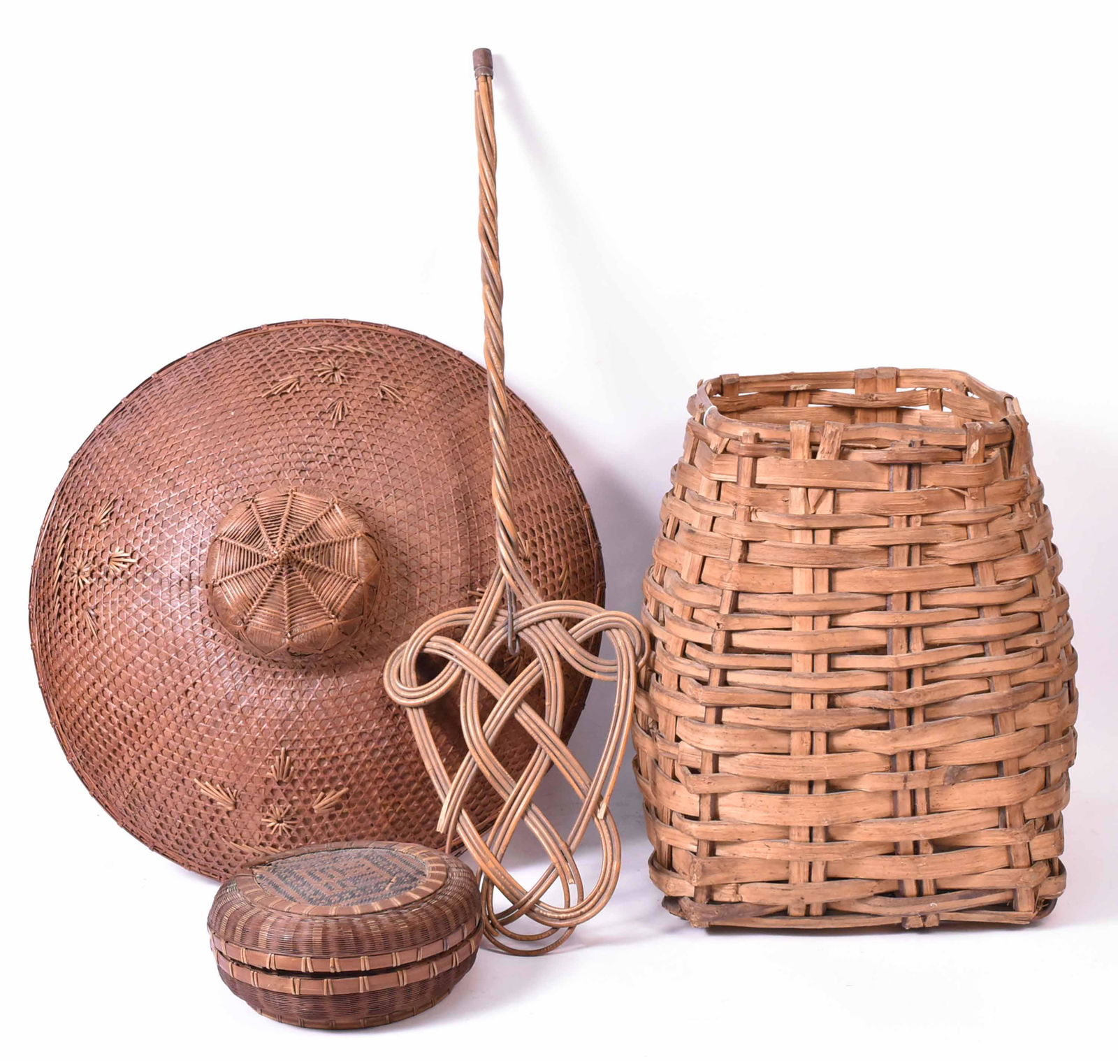 Oak Splint Feather Basket (1 of 11)