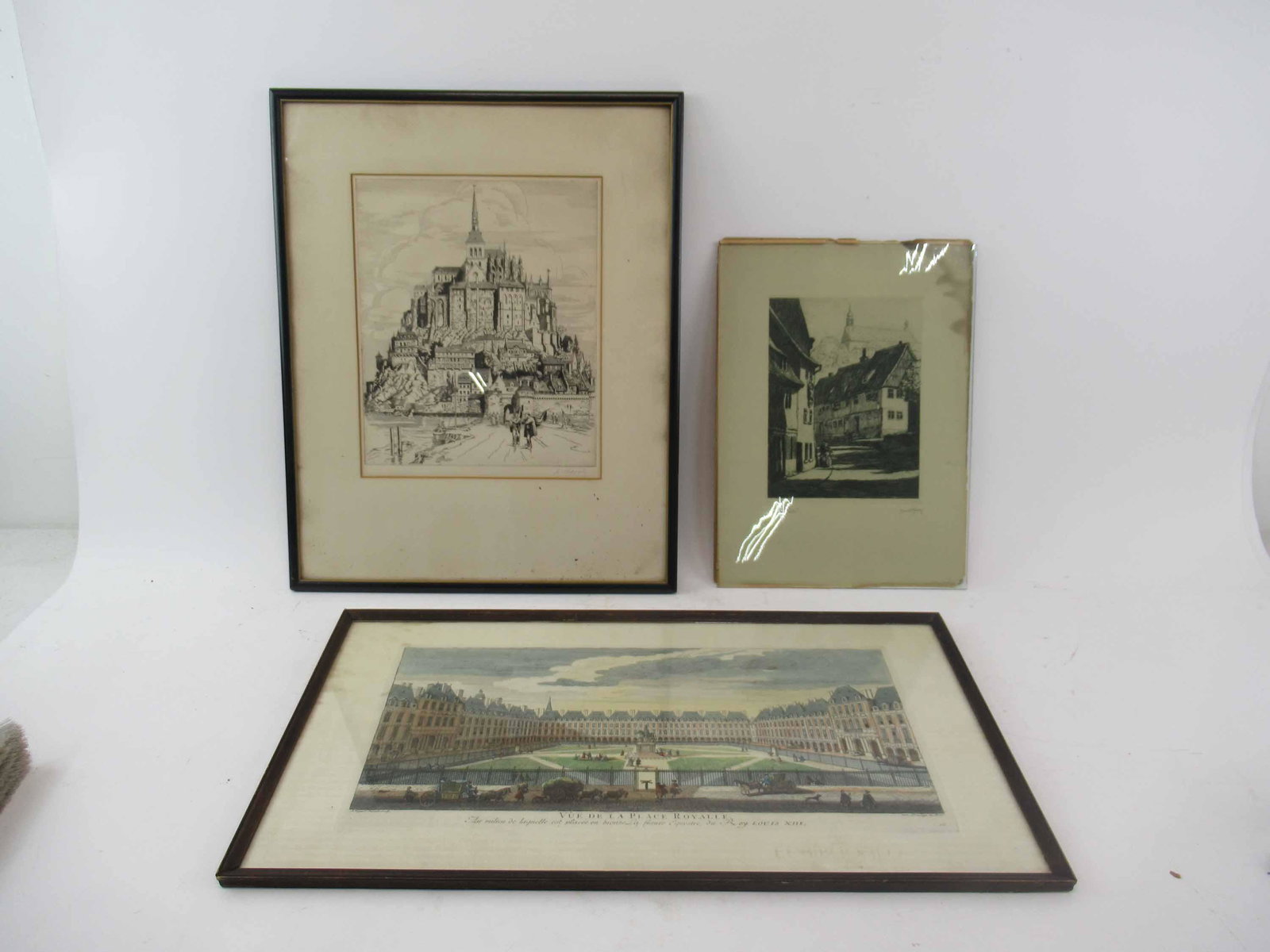 Engraving, Vue de la Palace Royalle, Versailles: Engraving, Vue de la Palace Royalle, Versailles. Together with a print of Mt St Michel and a street scene print. Used condition, wear, worn, Losses. palace size 13 12/" x 24 1/4"