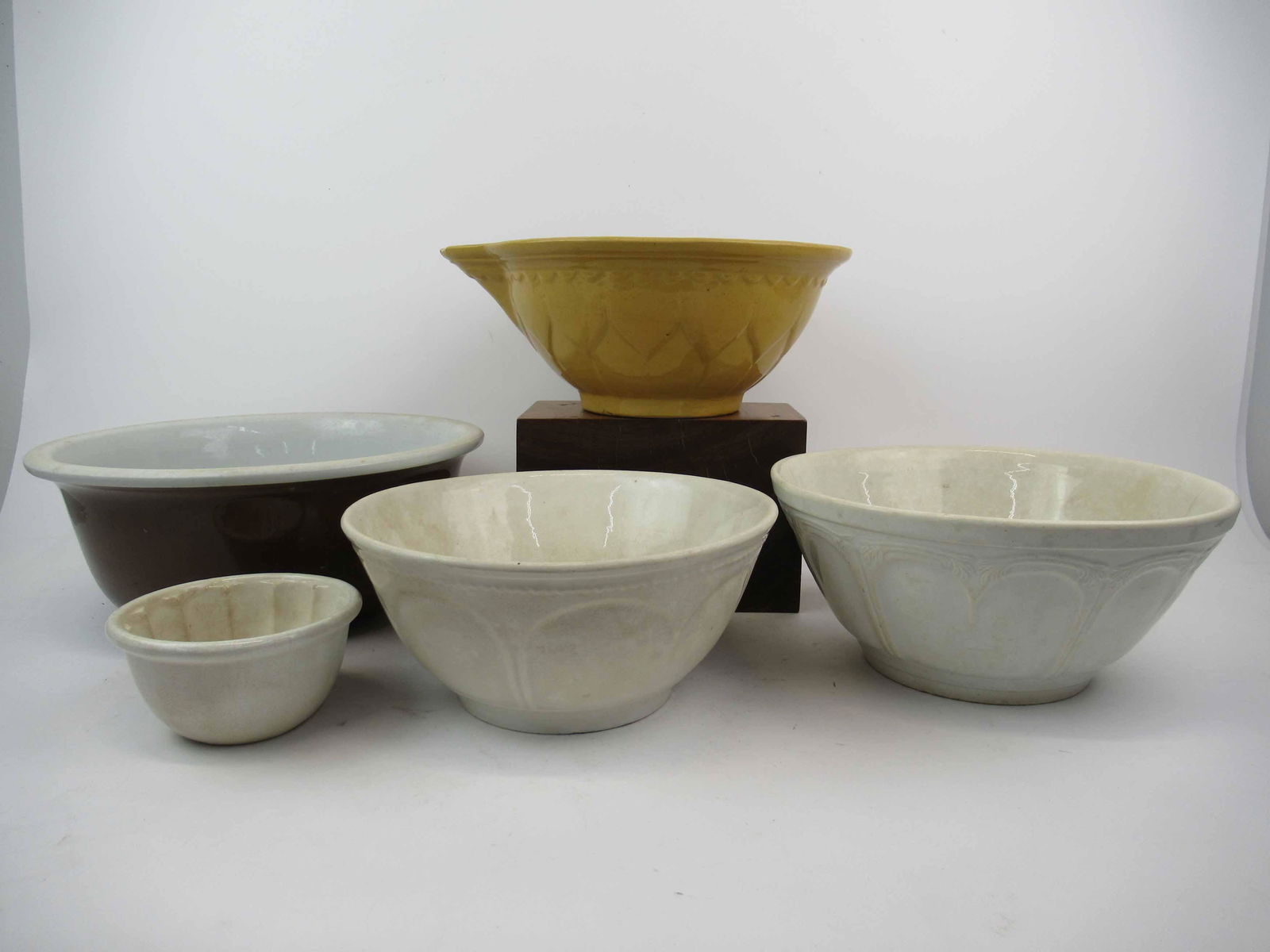 Group of Assorted Cooking Batter Bowls (1 of 10)