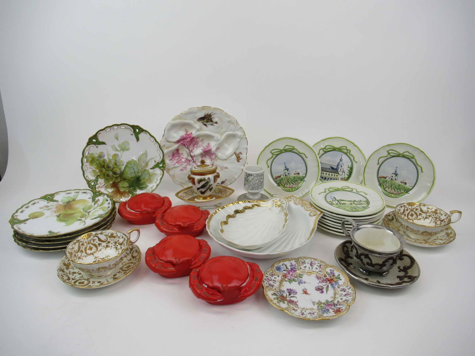 Group of Assorted Porcelain Table Articles (1 of 10)