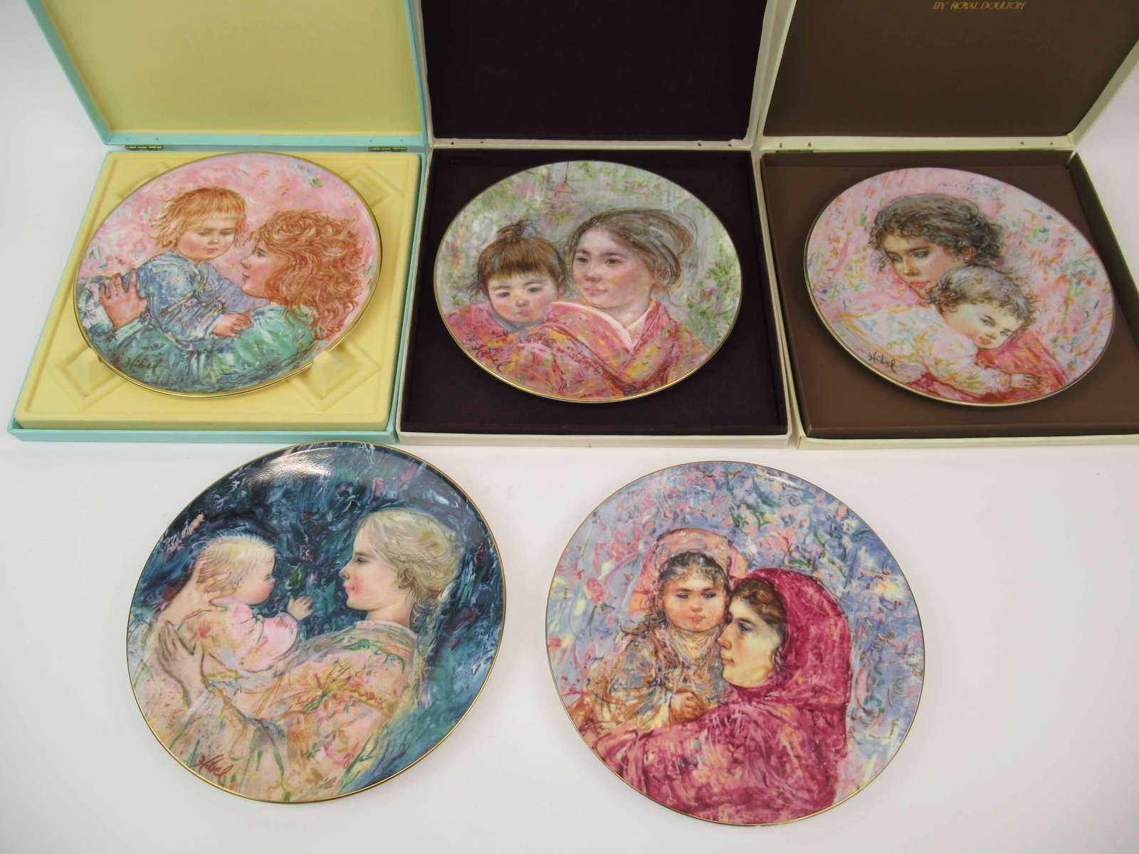 Five Royal Doulton Edna Hibel Collectors Plates: In original boxes.