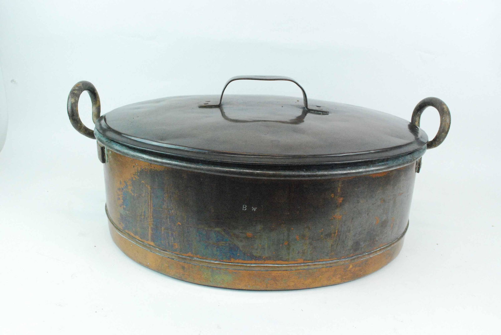 Antique Hodges & Sons Dublin Copper Cooker: Antique Hodges & Sons Dublin Copper Cooker Boiler with double iron handles, lidded top and dovetailed side. Side stamped B.W. 60. Used condition, wear, worn. 25 1/4" handle to handle x 17 3/4" wide x 