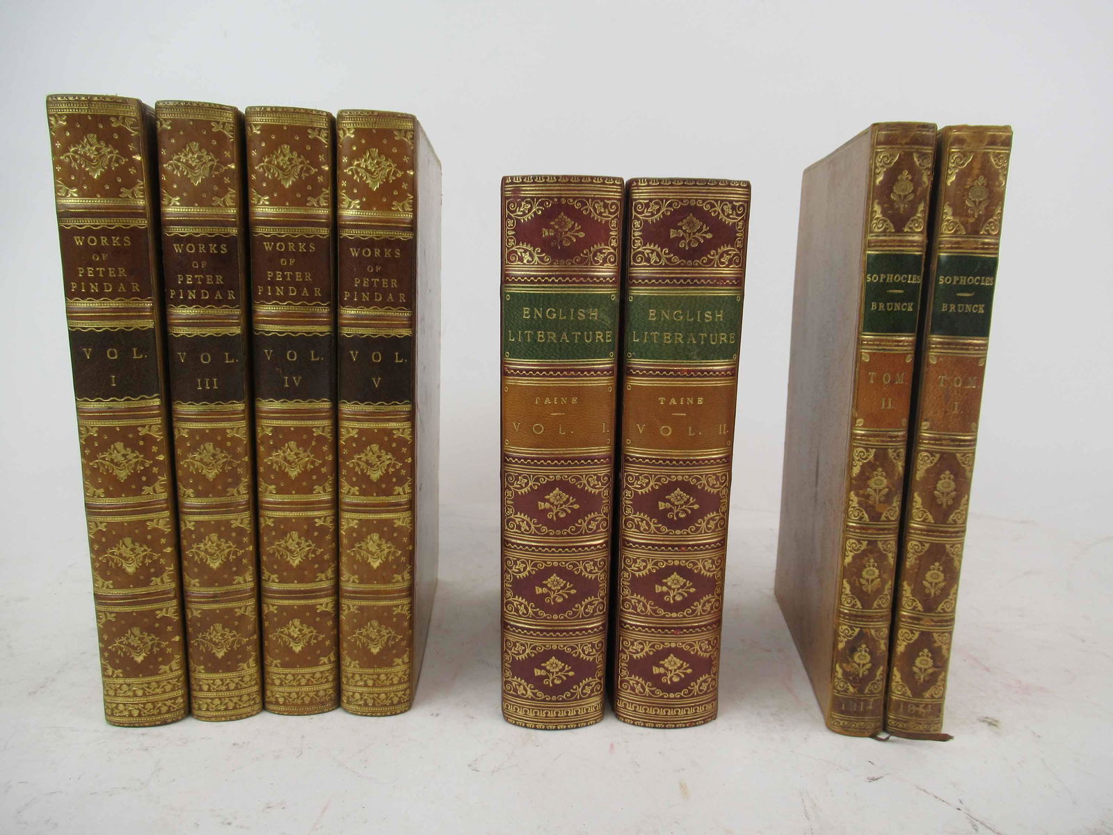 4 Vol. The Works of Peter Pindar (John Wolcot): 4 Vol. The Works of Peter Pindar (John Wolcot), printed for John Walker, (missing volume II) Together with Volumes 1-2 History of English Literature by A Taine, 1899 and two volumes dated 1814, Sophoc