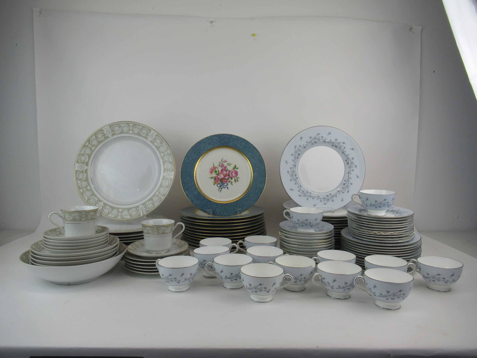 Minton Grey Mist Partial Dinnerware Service: Minton Grey Mist Partial Dinnerware Service, 15 dinner, 12 salad, 11 bread and butte, 12 cups and saucers, wear, worn, scratches. Together with 12 haviland floral dinner plates, Partial Delux Japan Da