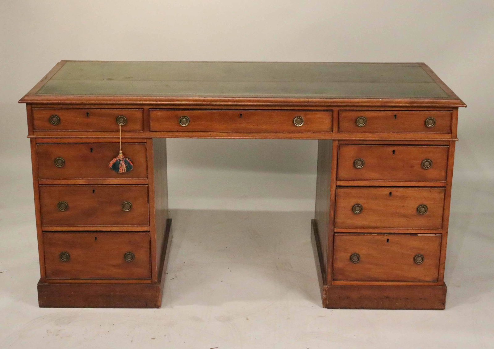 George III Leather-Inset Mahogany Pedestal Desk: English, 18th C. 30"h x 4'10"w x 25"d