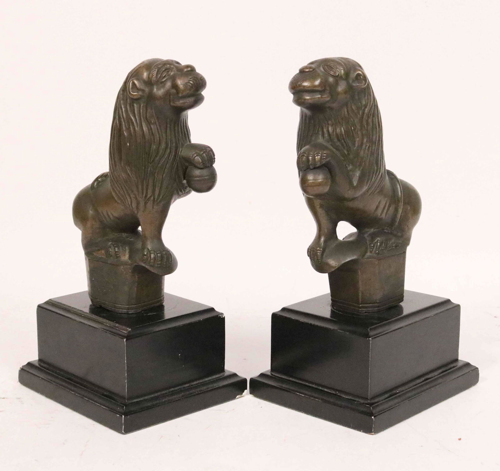 Pair of North German Bronze Lions (1 of 9)