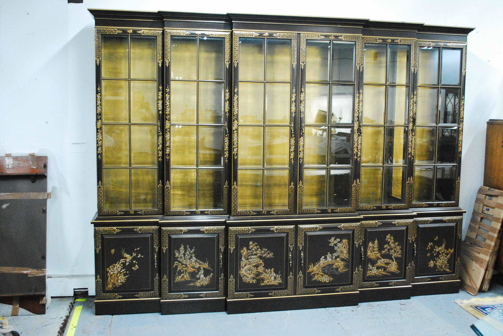 Chinoiserie Decorated Breakfront Cabinet (1 of 9)