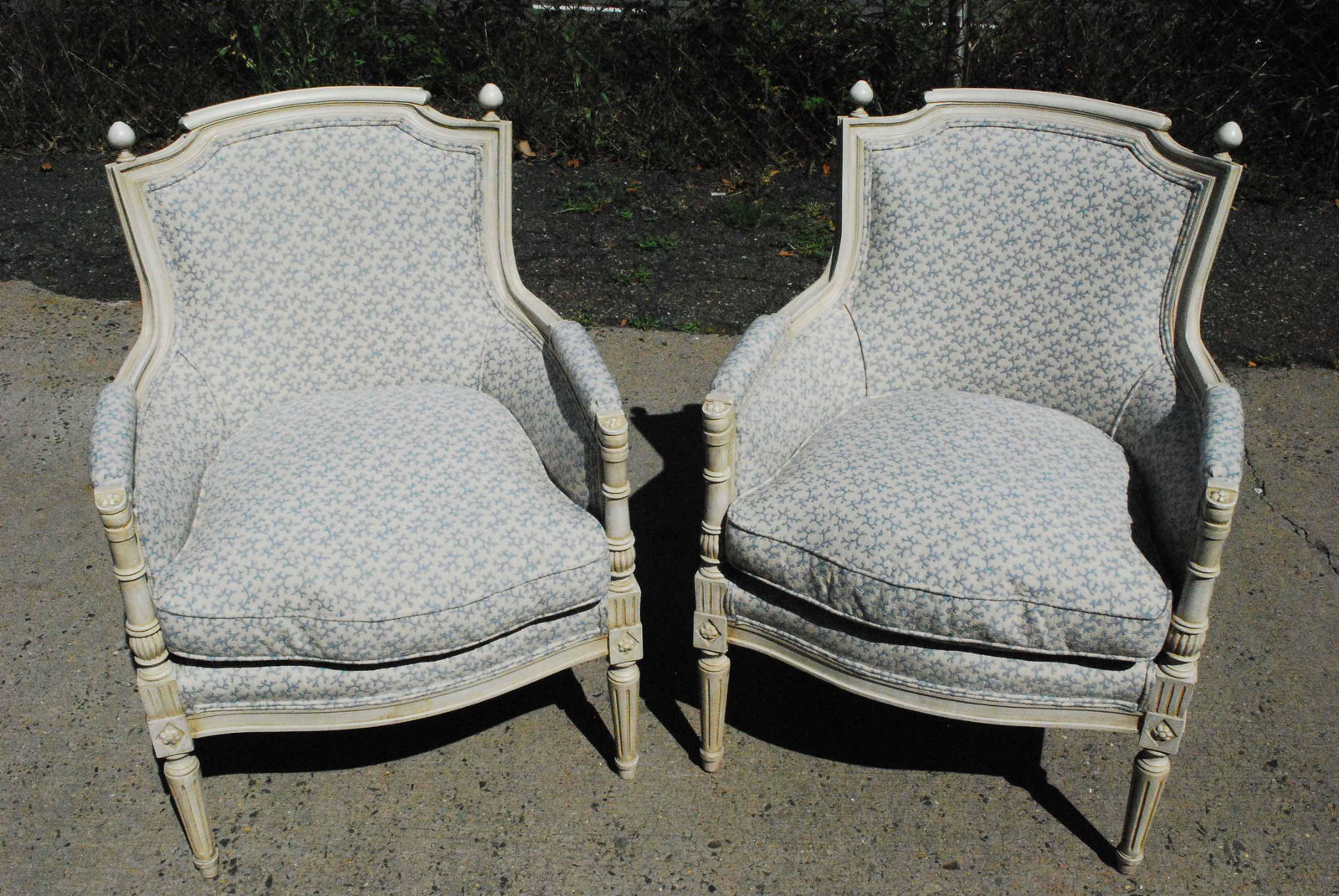 Pair of Louis XVI Style Bergere Chairs: Pair of Louis XVI Style Bergere Chairs. Used condition.