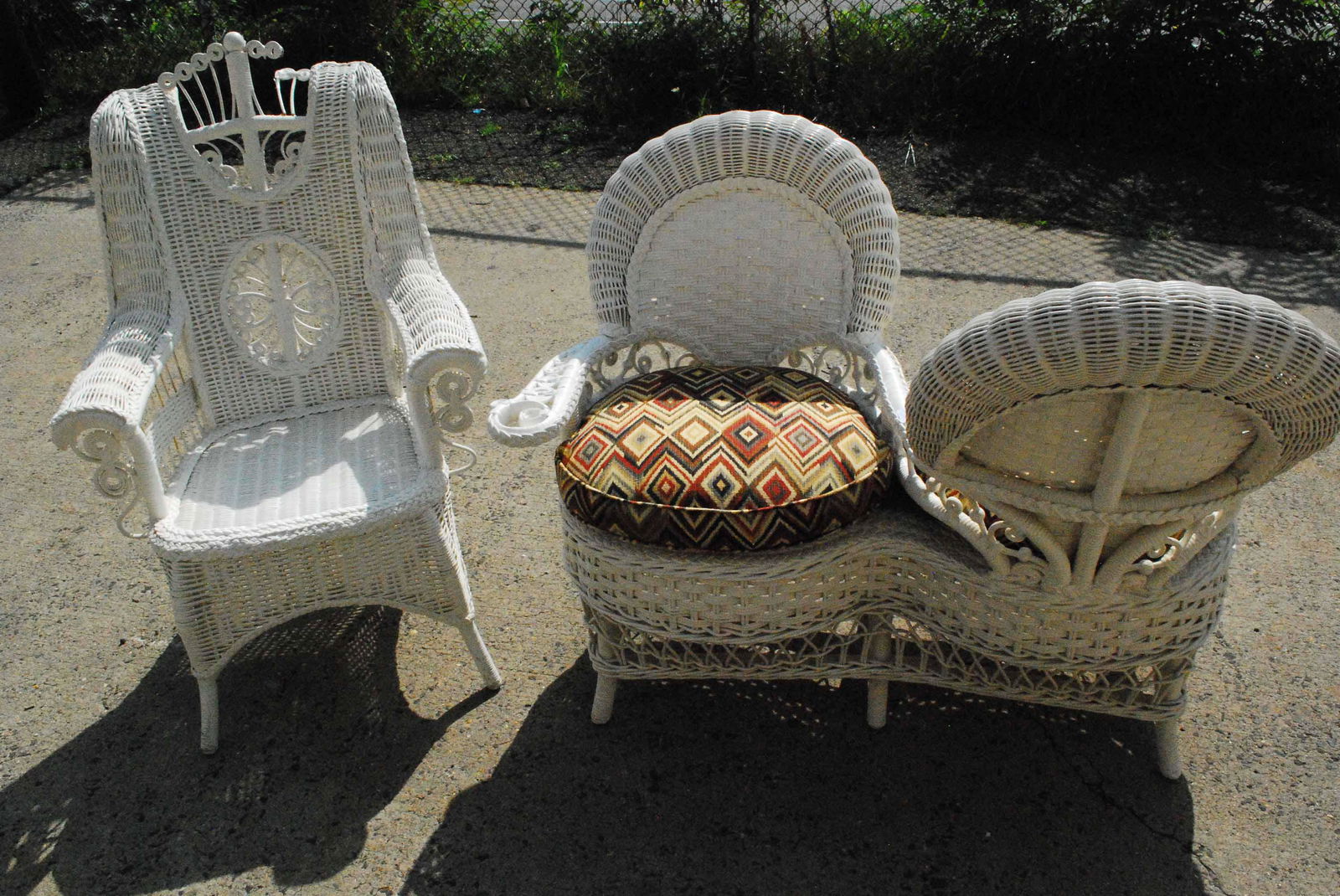 Tete a Tete White Painted Wicker Bench (1 of 12)
