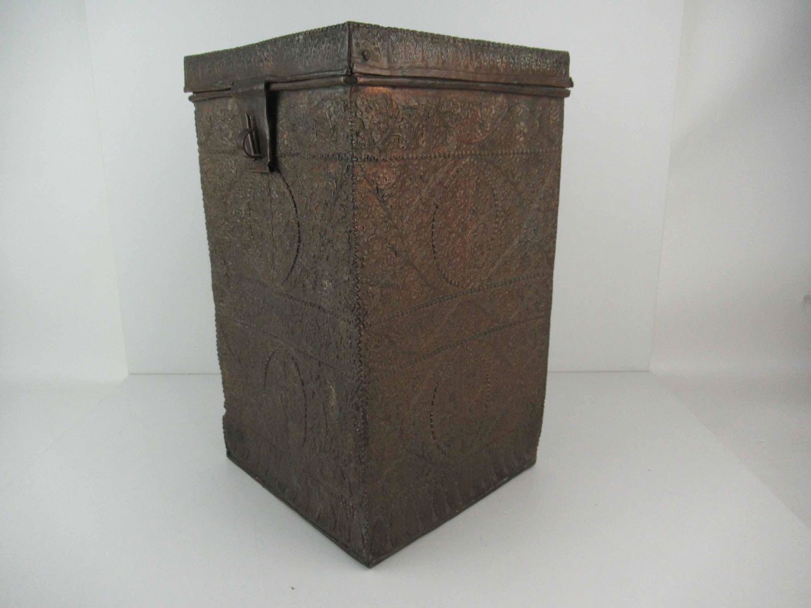 Victorian Copper Embossed Box (1 of 14)