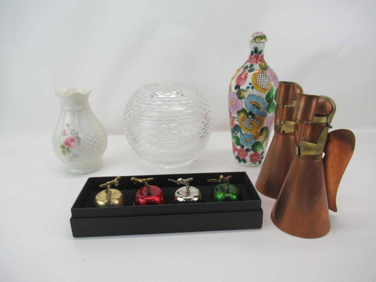 Group of Assorted Table Articles (1 of 5)