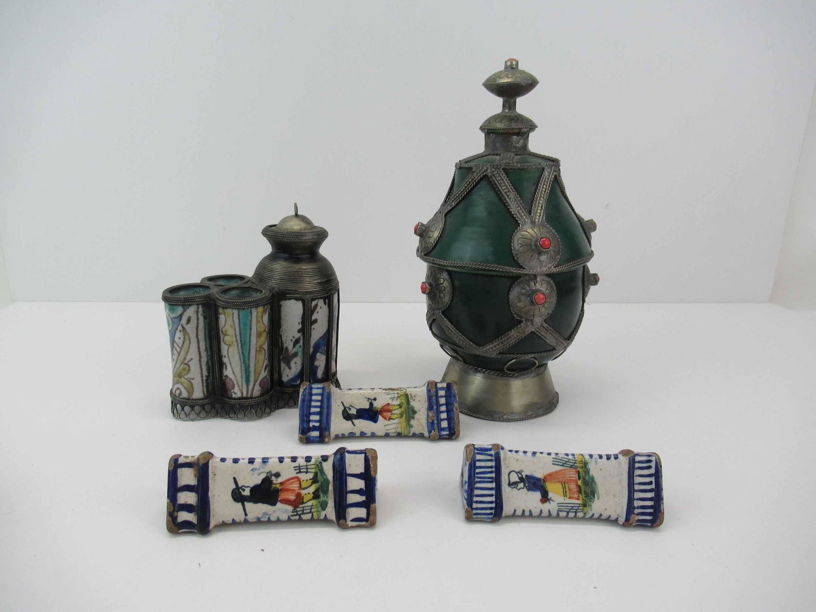 Three Quimper French Faience Knife Rests (1 of 6)
