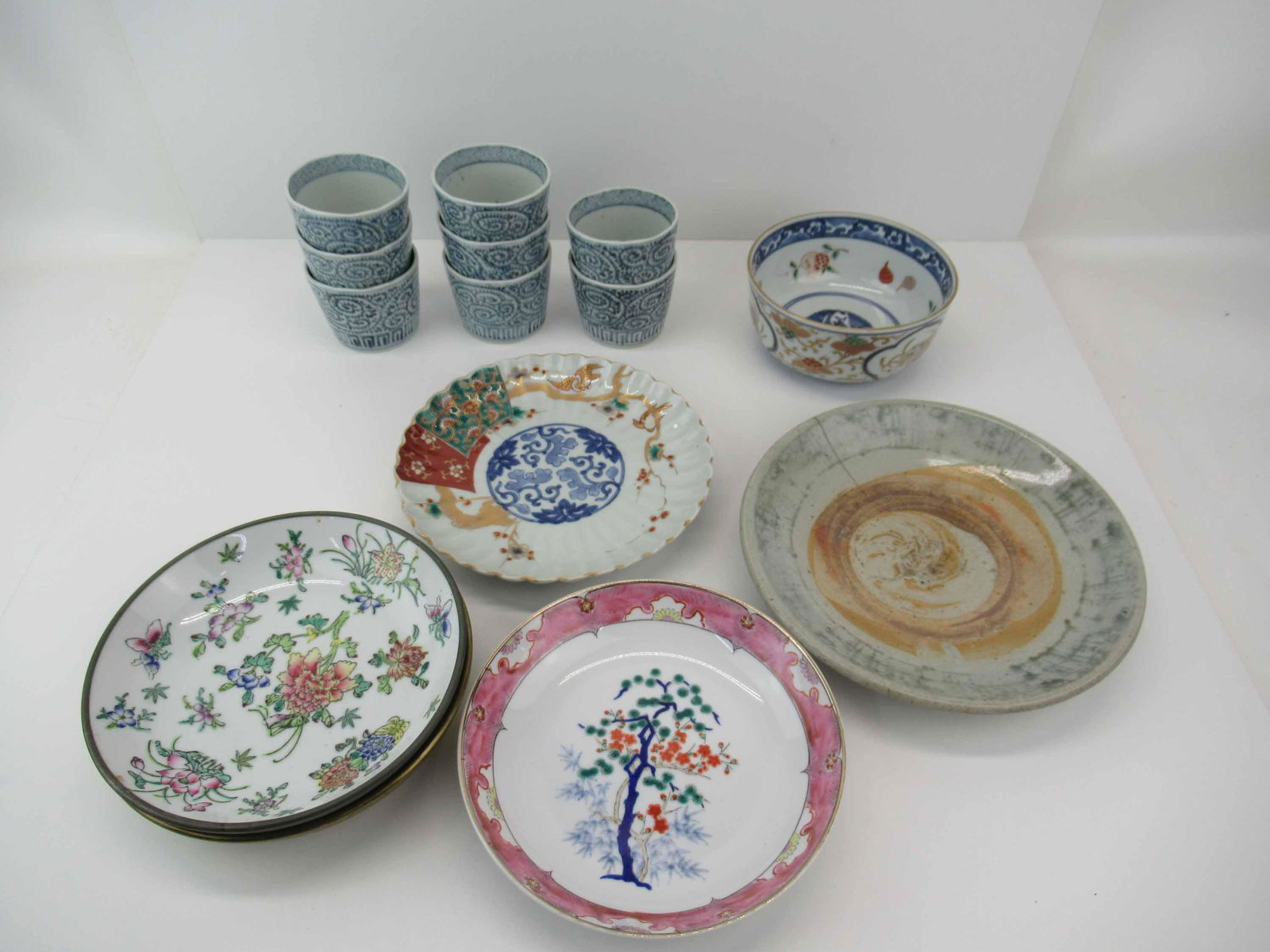 Group of Assorted Chinese Ceramic Table Articles (1 of 12)