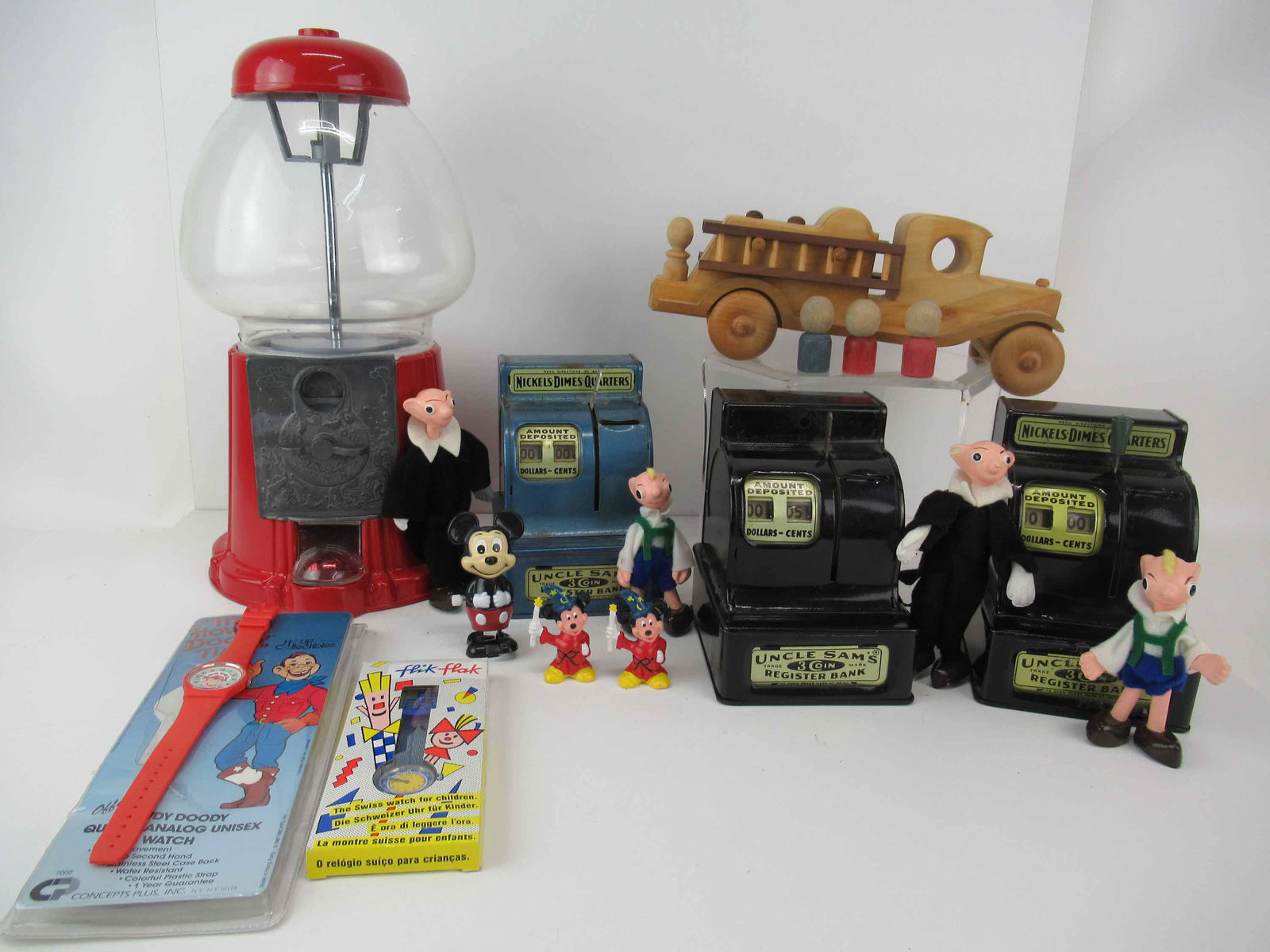 Three Vintage Uncle Sam's 3 Coin Register Banks (1 of 8)